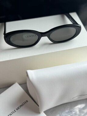 Authentic Gentle Monster Bandoneon.S Black Oval Sunglasses | Full Original Set